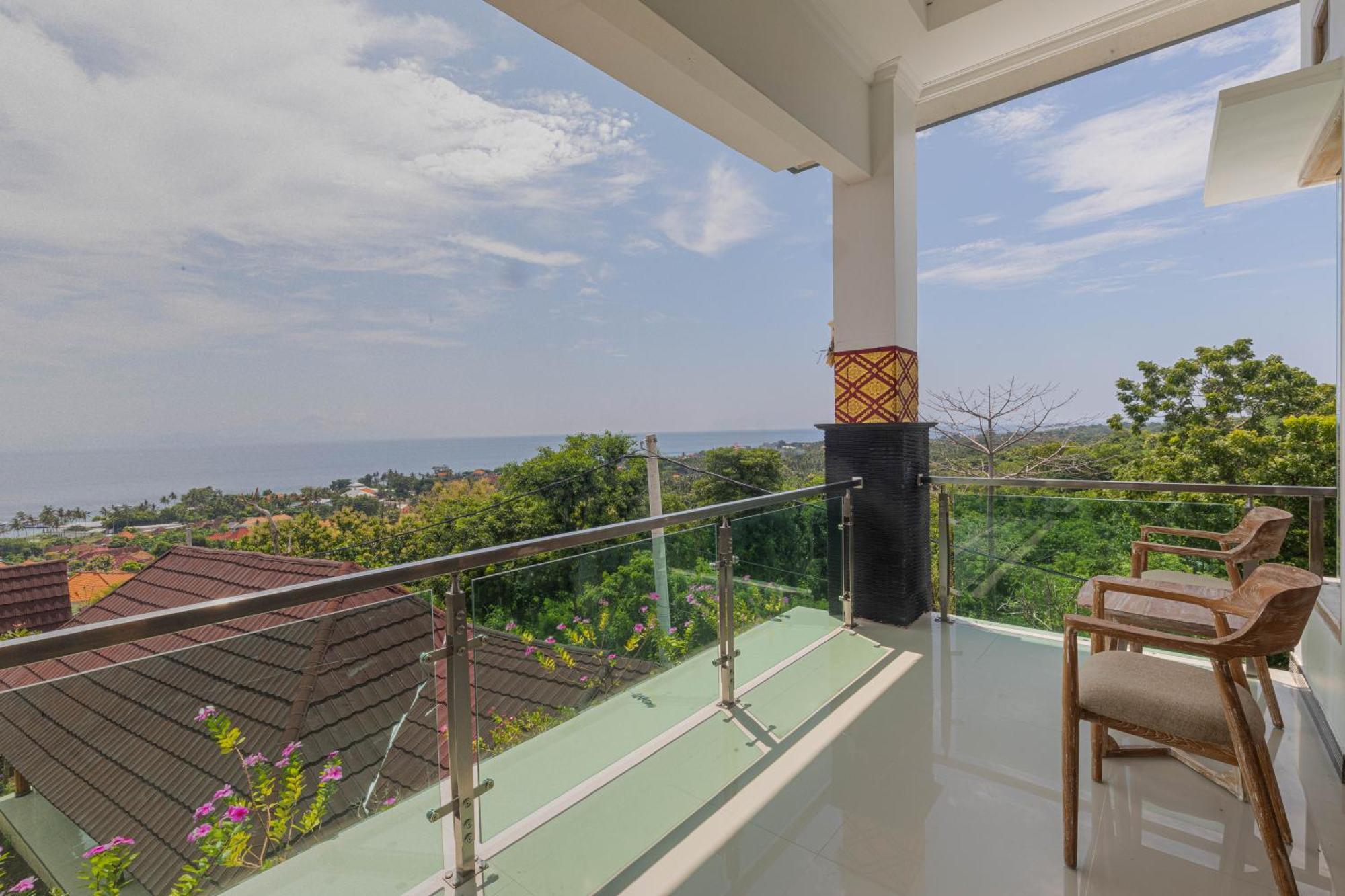 Hotel D'Arya Sea View à Batununggul Extérieur photo