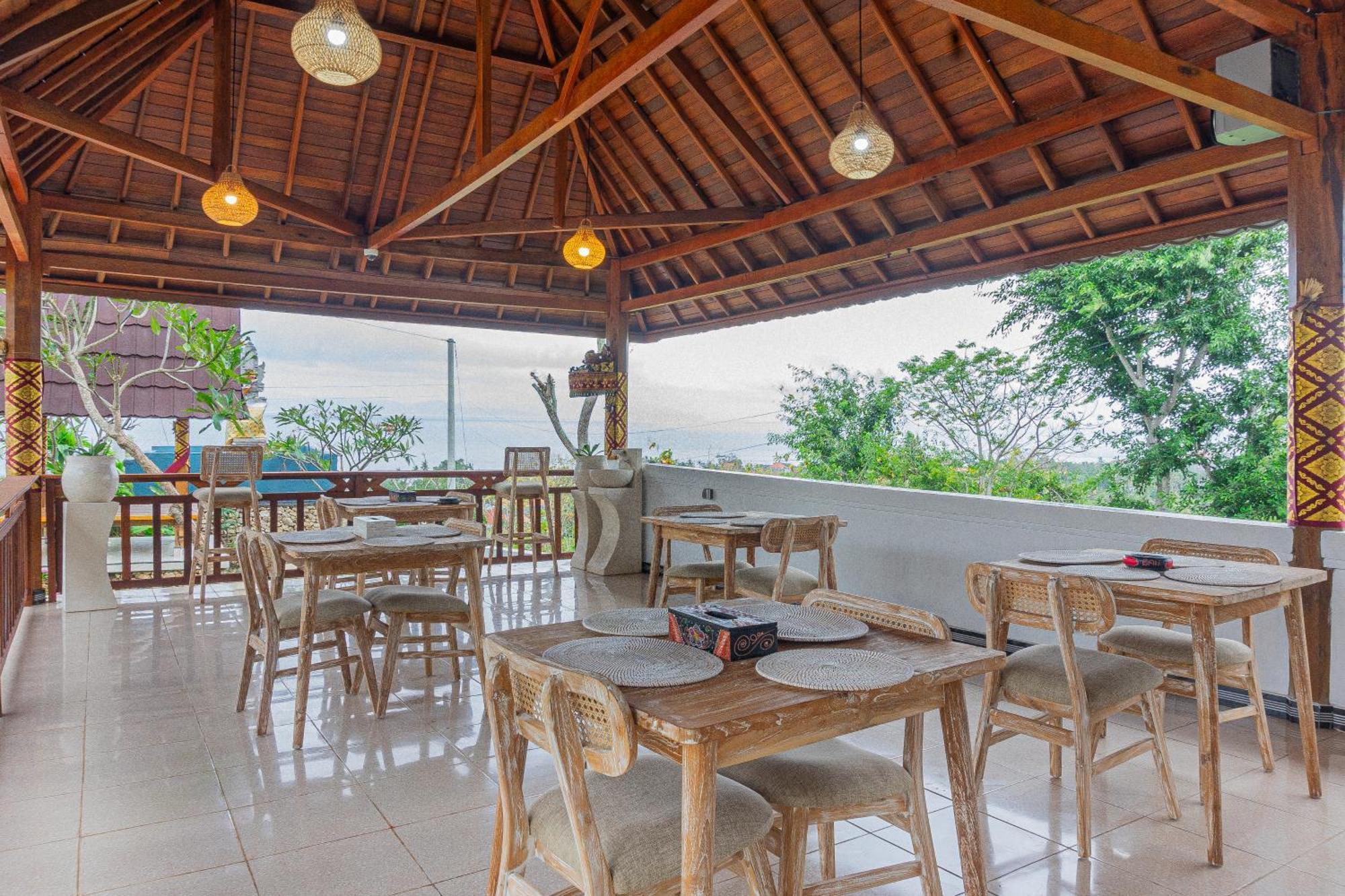 Hotel D'Arya Sea View à Batununggul Extérieur photo
