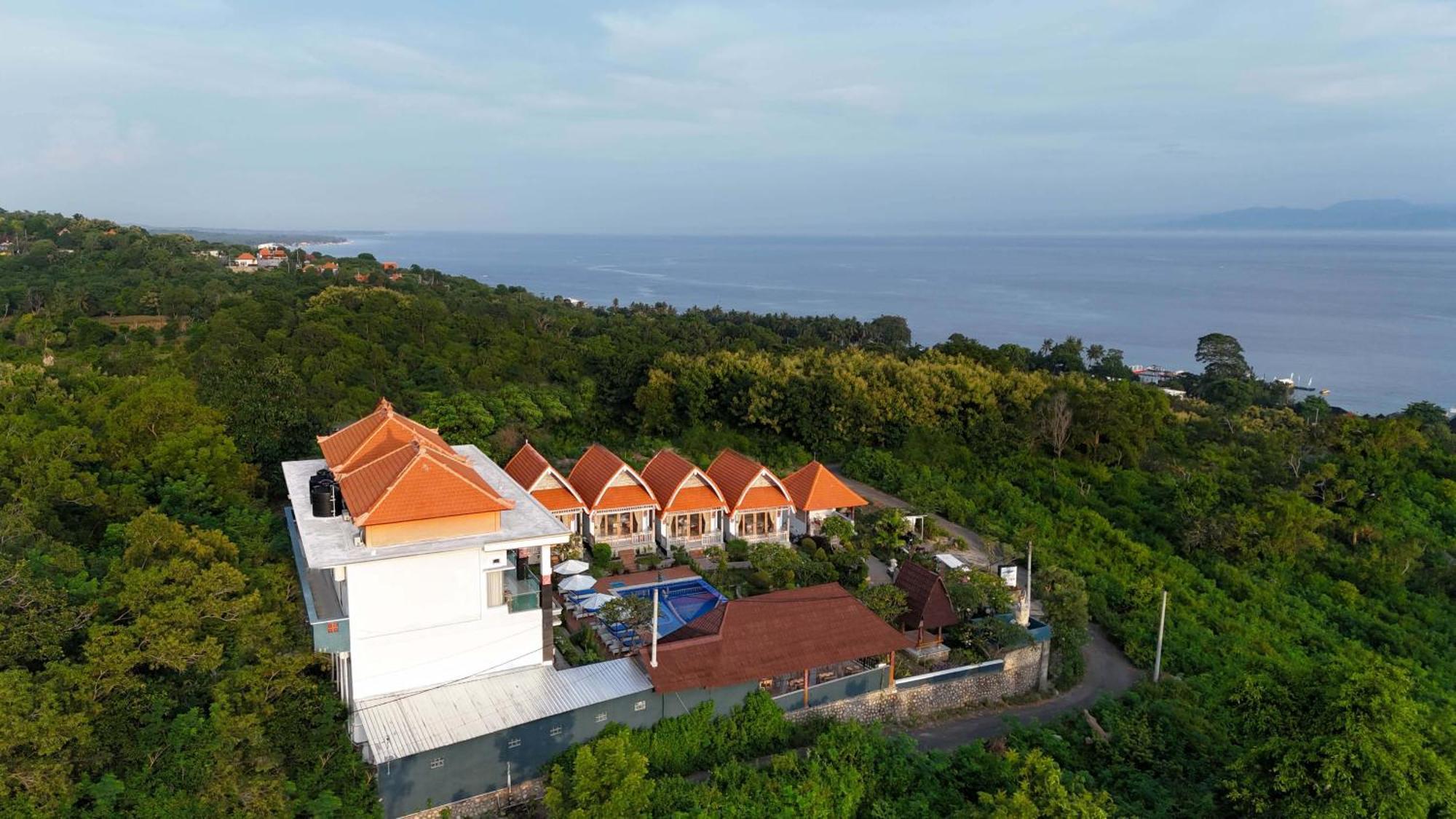 Hotel D'Arya Sea View à Batununggul Extérieur photo