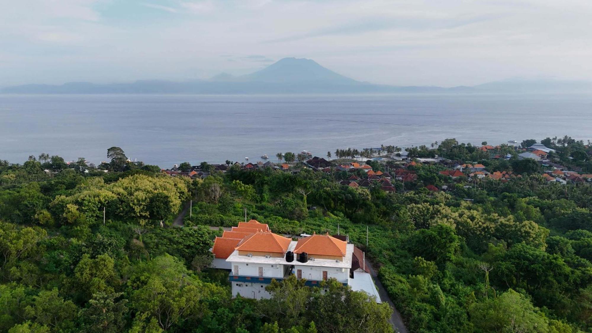 Hotel D'Arya Sea View à Batununggul Extérieur photo
